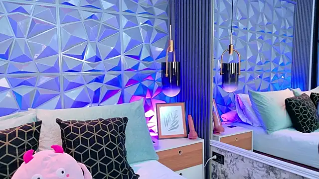 AdelineJhones online show from 03.20.26