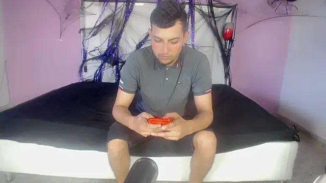 Snapshot of Fuckme_anus chatting on 10.24.25 Fuckme anus online show from 10.24.25