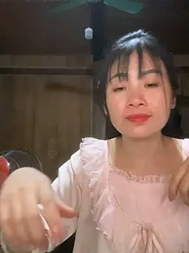 Snapshot of o-one-o chatting on 10.26.25 o-one-o online show from 10.26.25