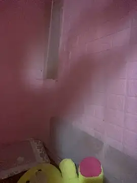 Snapshot of o-one-o chatting on 10.27.25 o-one-o online show from 10.27.25