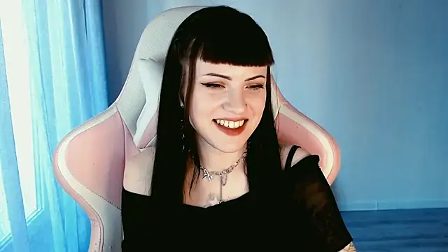 Snapshot of astra_rift chatting on 05.05.26 astra rift online show from 05.05.26