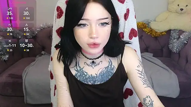 Emma Kirks online show from 12.23.25