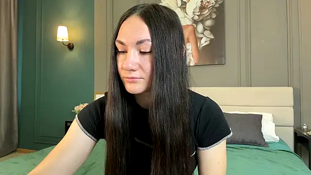 Snapshot of Adele_Shy chatting on 10.28.25 Adele Shy online show from 10.28.25