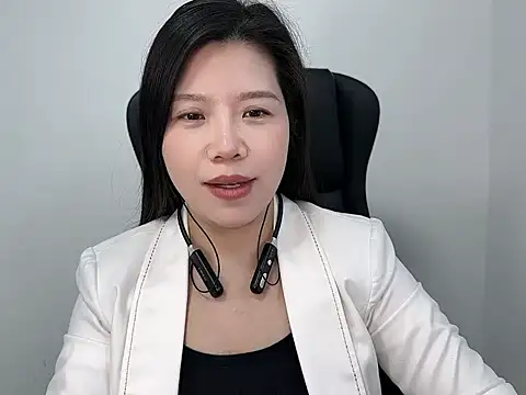Snapshot of helen31 chatting on 10.23.25 helen31 online show from 10.23.25