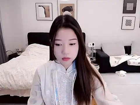 Snapshot of minnie-kk chatting on 10.24.25 minnie-kk online show from 10.24.25