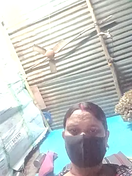 Snapshot of QRAN_YELESA chatting on 10.30.25 QRAN YELESA online show from 10.30.25