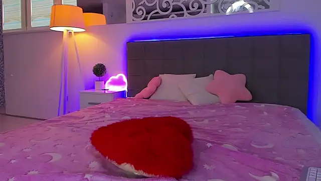 LuisaClover online show from 02.09.26