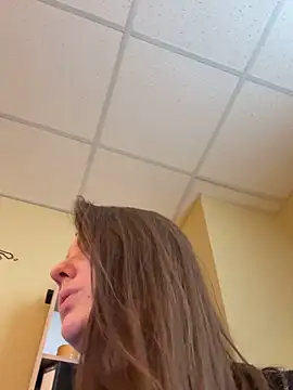 DollyRoma online show from 10.29.25