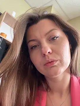 DollyRoma online show from 11.14.25