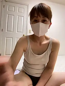 Snapshot of HONMONOHUUHU chatting on 05.18.26 HONMONOHUUHU online show from 05.18.26