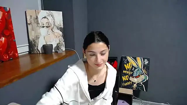 Snapshot of a_alessia chatting on 10.24.25 a alessia online show from 10.24.25