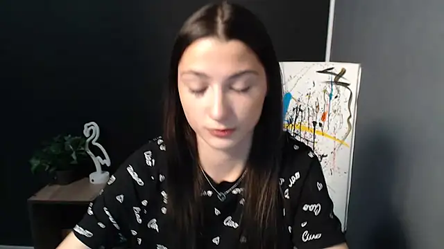 Snapshot of a_alessia chatting on 11.04.25 a alessia online show from 11.04.25