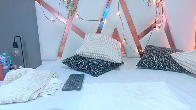 SeleneGibson   online show from 02.03.26