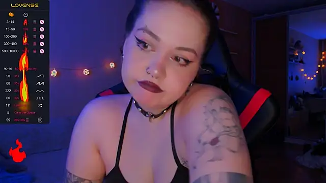 Snapshot of catchmybreath_ chatting on 10.27.25 catchmybreath  online show from 10.27.25