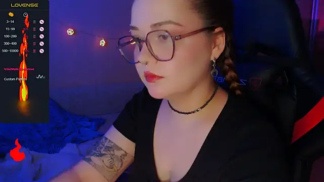 Snapshot of catchmybreath_ chatting on 10.30.25 catchmybreath  online show from 10.30.25