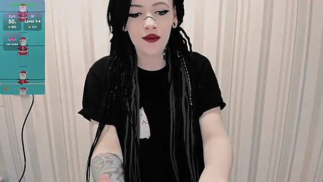 Snapshot of AlternativePolly chatting on 10.23.25 AlternativePolly online show from 10.23.25