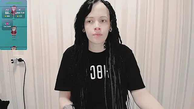 Snapshot of AlternativePolly chatting on 10.24.25 AlternativePolly online show from 10.24.25