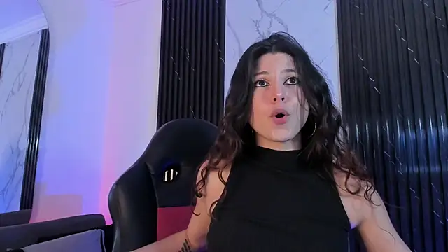 Snapshot of LolaMustaine_ chatting on 11.07.25 LolaMustaine online show from 11.07.25