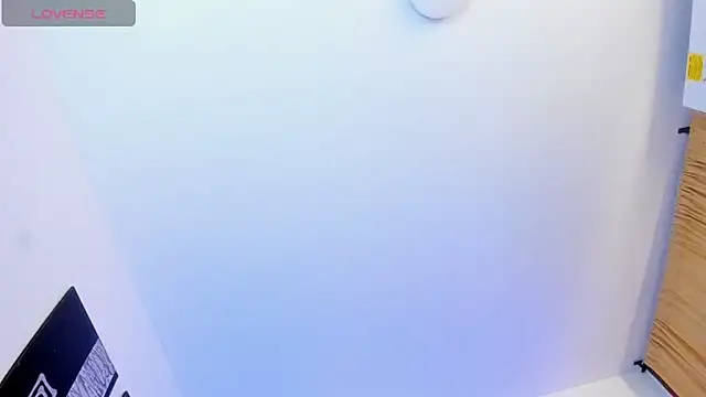 Snapshot of Hasleyda_ chatting on 10.31.25 Hasleyda  online show from 10.31.25