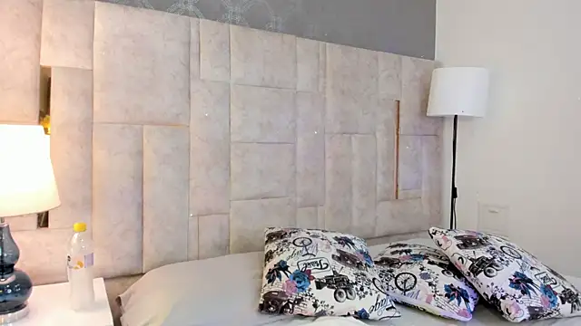 DianneVega online show from 12.22.25