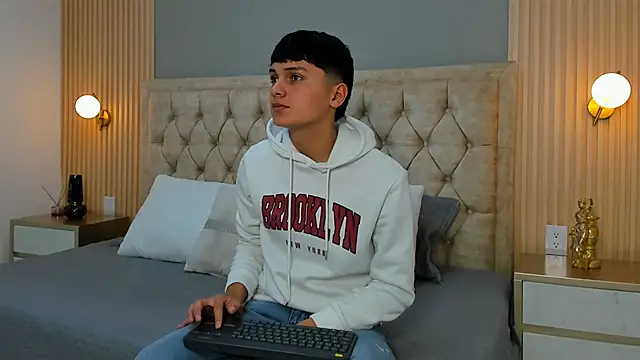 Maxii18  online show from 01.16.26