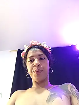 Snapshot of EvaaLilith chatting on 10.28.25 EvaaLilith online show from 10.28.25