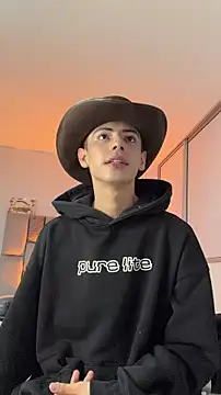 Sebastian Reed online show from 02.20.26