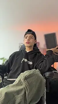 Sebastian Reed online show from 02.25.26