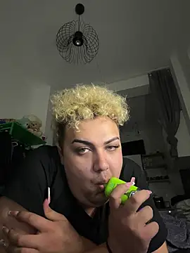 Michael222004 online show from 04.22.26