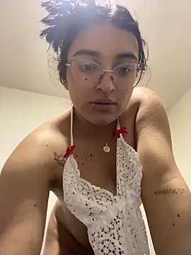 Snapshot of Sophiahilt0n_ chatting on 11.07.25 Sophiahilt0n online show from 11.07.25