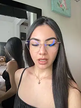 IslaCole online show from 11.05.25