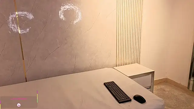 Snapshot of BBWroxy chatting on 10.23.25 BBWroxy online show from 10.23.25
