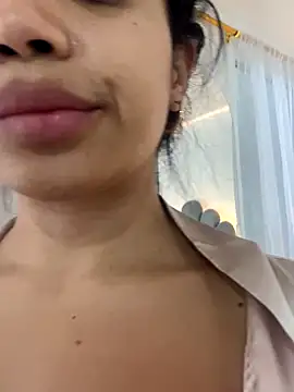 Snapshot of AbbyHank2 chatting on 12.01.25 AbbyHank2 online show from 12.01.25