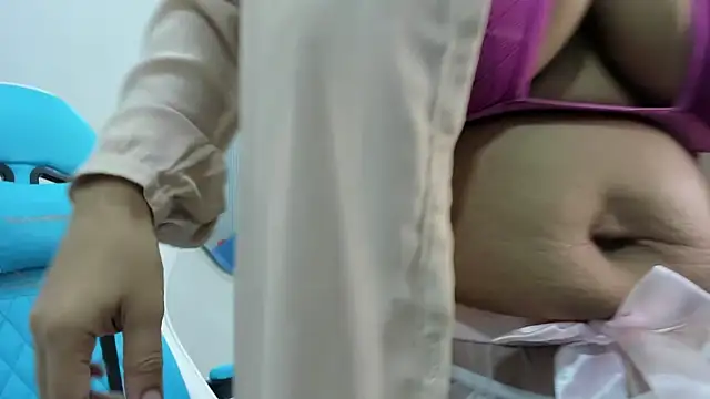 agata18  online show from 11.21.25