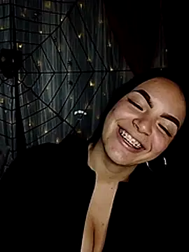 Snapshot of Nuvi_jonhs chatting on 10.23.25 Nuvi jonhs online show from 10.23.25