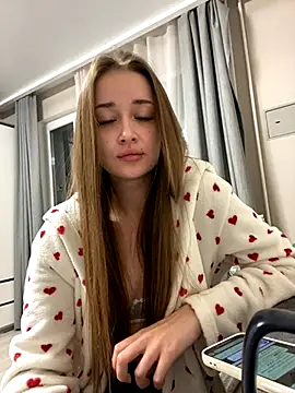 Snapshot of Angel_hotyy chatting on 10.24.25 Angel hotyy online show from 10.24.25