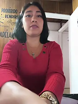 Snapshot of Maily_camerun chatting on 10.28.25 Maily camerun online show from 10.28.25