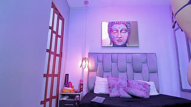 Violet-Storm- online show from 12.15.25