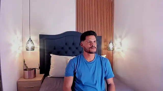 Snapshot of Hamilton_0 chatting on 10.25.25 Hamilton 0 online show from 10.25.25