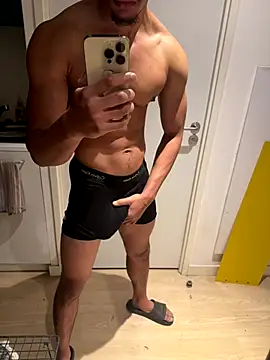 bigDickParis92 online show from 10.24.25