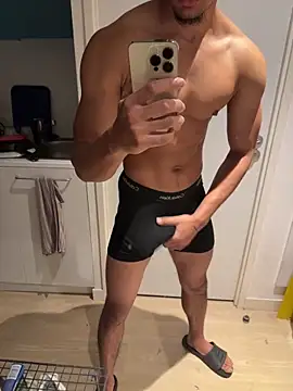 bigDickParis92 online show from 10.25.25