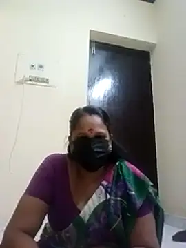 Snapshot of tamilammu1431 chatting on 10.29.25 tamilammu1431 online show from 10.29.25