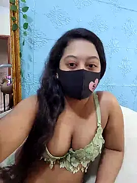 Snapshot of Raisa09 chatting on 10.28.25 Raisa09 online show from 10.28.25