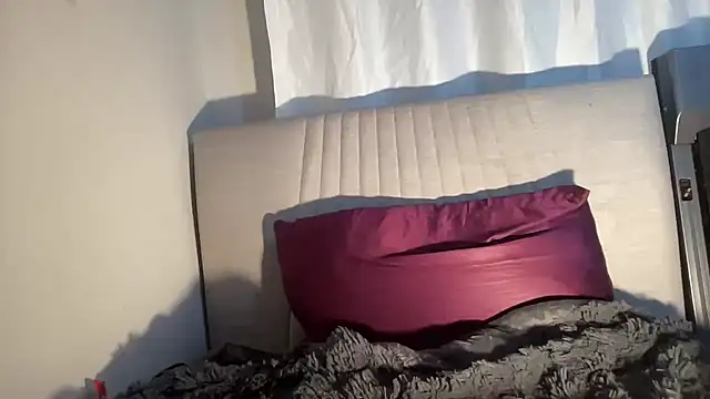 alyx  online show from 04.15.26