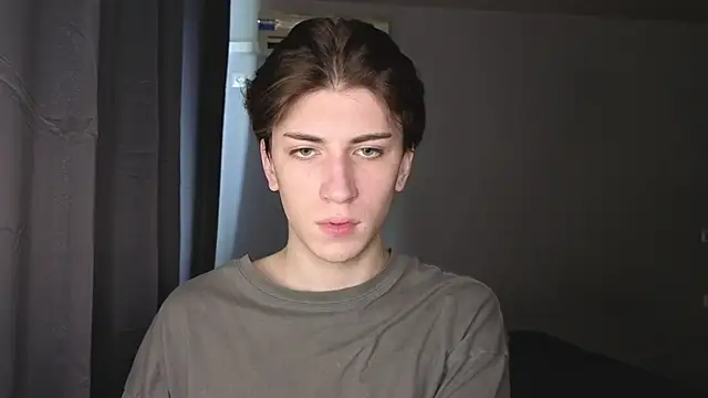 Snapshot of Oliver_star_boy_ chatting on 10.26.25 Oliver star boy  online show from 10.26.25