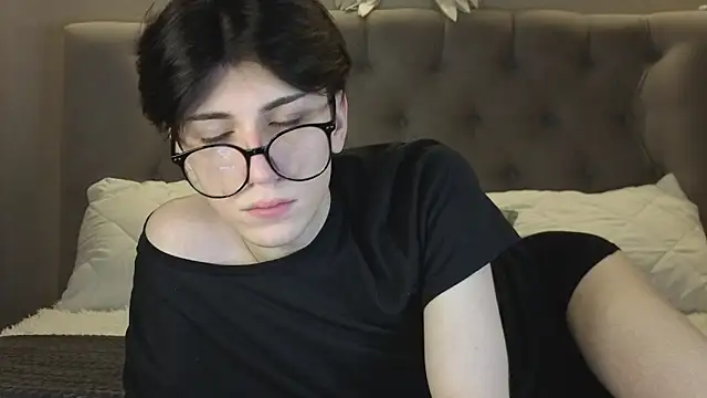 Oliver star boy  online show from 01.09.26