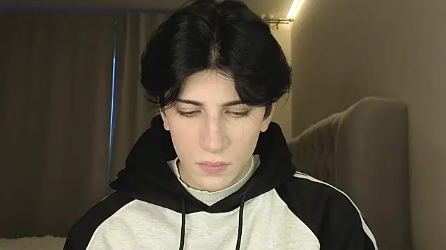 Oliver star boy  online show from 02.26.26