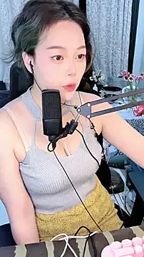 Snapshot of xiaobao-1188 chatting on 11.15.25 xiaobao-1188 online show from 11.15.25