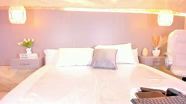 AmyColman  online show from 04.17.26