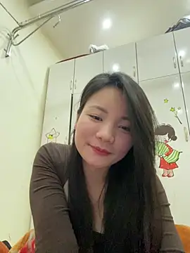 Bee Yellow00 online show from 01.14.26